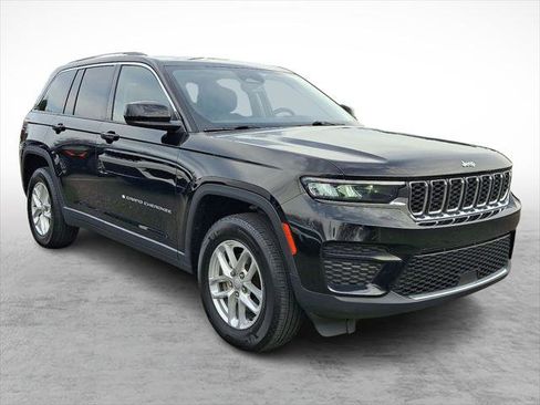 Certified 2023 Jeep Grand Cherokee Laredo image 7