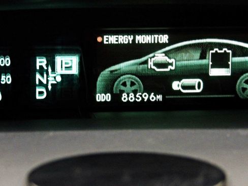 Used 2014 Toyota Prius Two FWD image 16