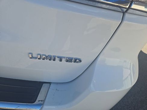 Used 2017 Jeep Grand Cherokee Limited image 4