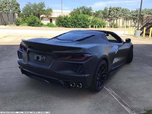 Used 2021 Chevrolet Corvette Stingray Coupe w/ Z51 Performance Package RWD image 5