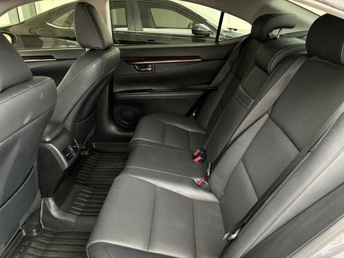 Used 2016 Lexus ES 350 w/ Premium Package w/Wood Trim FWD image 21