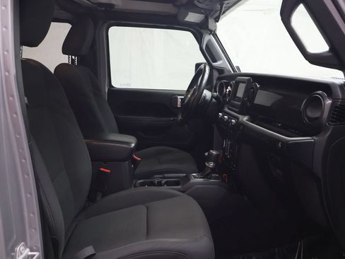 Used 2019 Jeep Wrangler Unlimited Sport AWD/4WD image 9