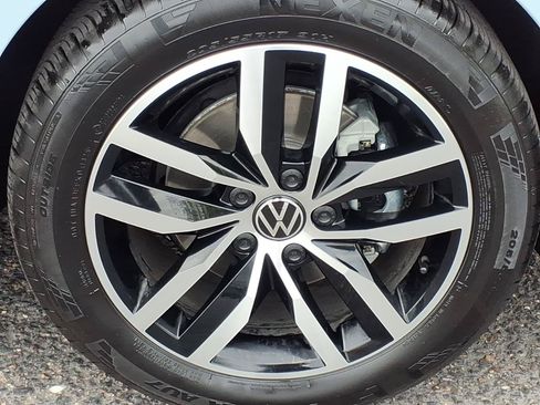 Certified 2026 Volkswagen Jetta SE FWD image 9