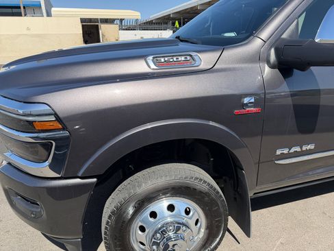 Used 2025 RAM 3500 Limited AWD/4WD image 10
