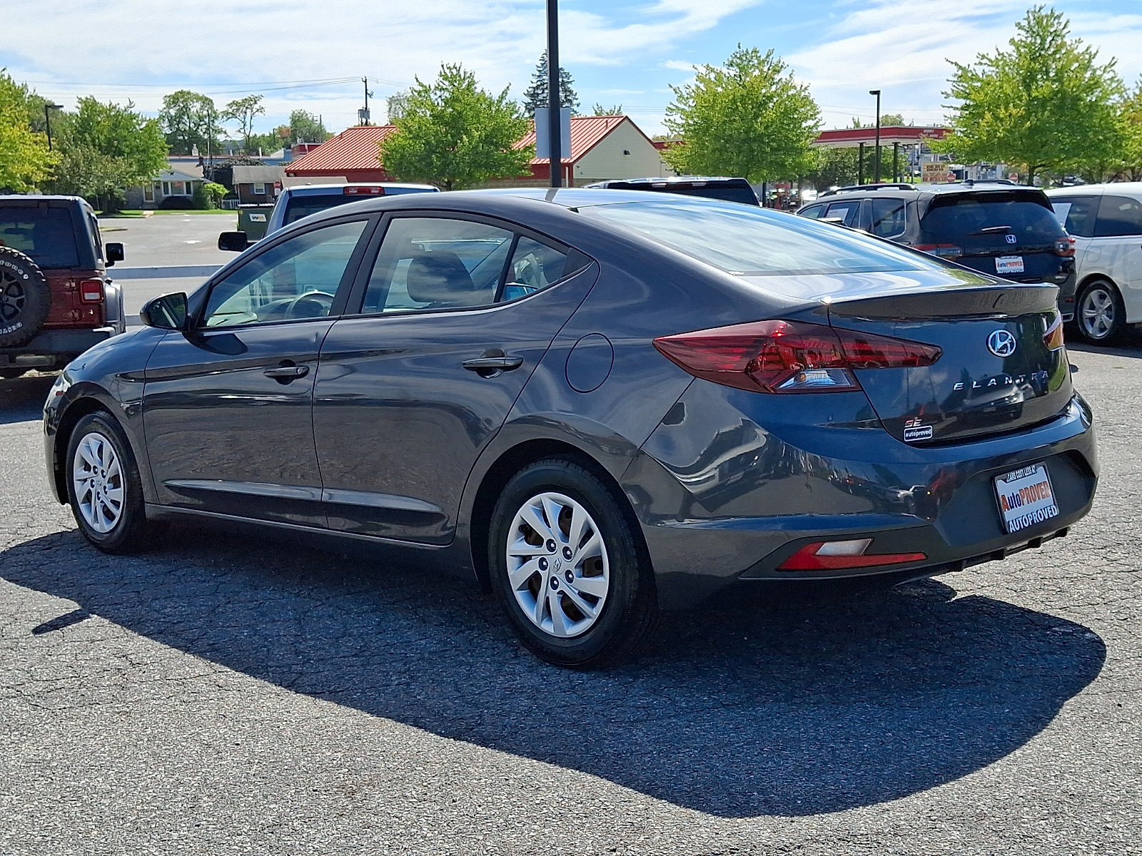 Used 2020 Hyundai Elantra SE FWD image 4