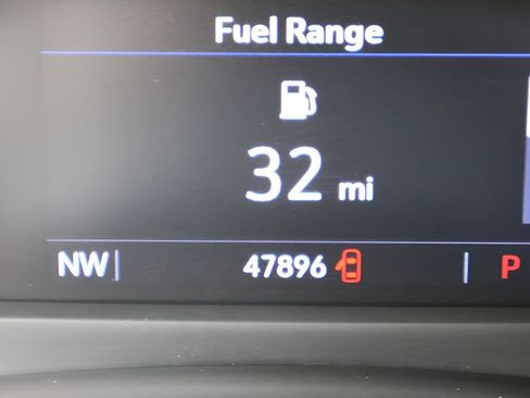 Certified 2023 Cadillac XT4 Premium Luxury w/ Cold Weather Package FWD image 24
