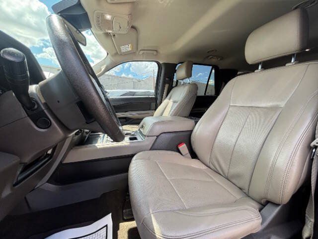 Used 2020 Ford Expedition XLT w/ Equipment Group 202A RWD image 16