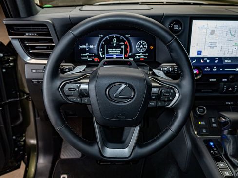 Used 2025 Lexus GX 550 550 Luxury+ w/ Cold Area Package image 16