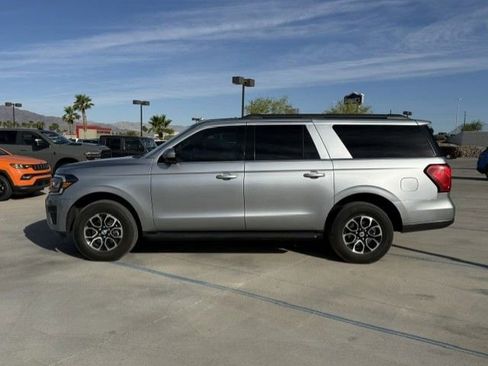 Used 2023 Ford Expedition Max XLT AWD/4WD image 2