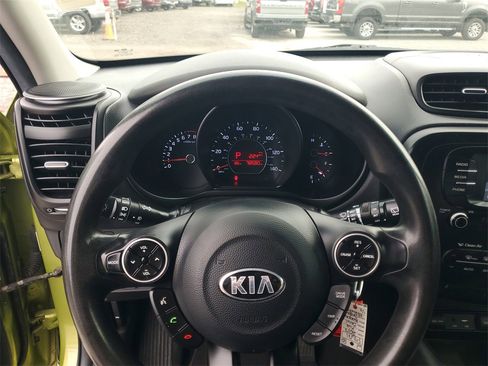 Used 2017 Kia Soul + image 17