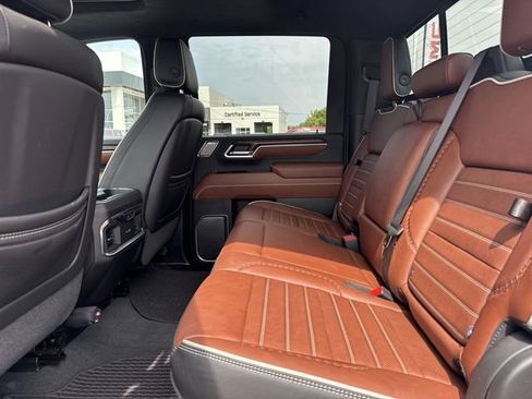 Used 2025 GMC Sierra 2500 Denali Ultimate w/ Max Trailering Package AWD/4WD image 9