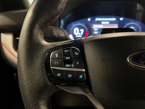 Used 2025 Ford Explorer ST-Line w/ ST-Line Street Pack image 13