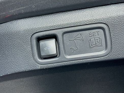 Used 2024 Ford Expedition Limited image 32