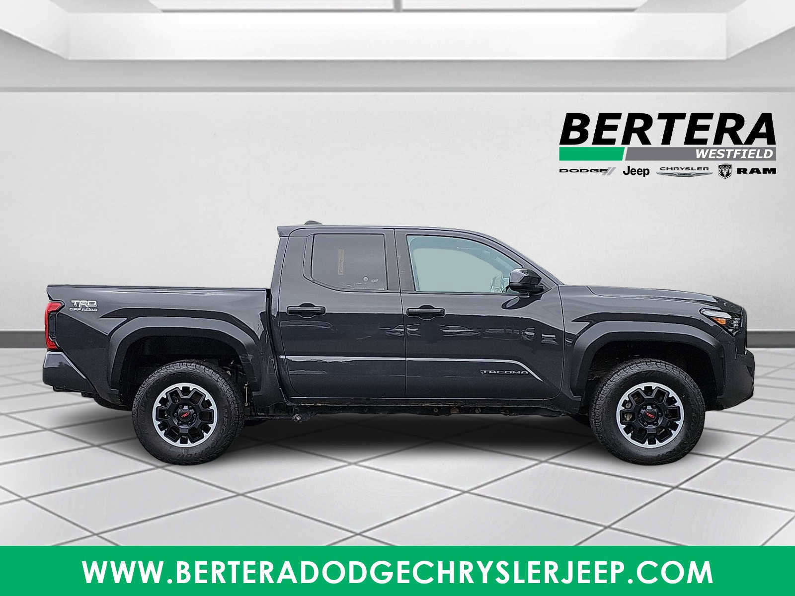 Used 2024 Toyota Tacoma TRD Off-Road AWD/4WD image 7