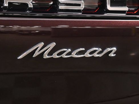 Used 2026 Porsche Macan AWD/4WD image 46