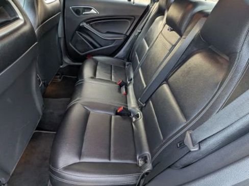 Used 2018 Mercedes-Benz CLA 250 4MATIC image 19