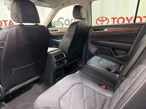 Used 2025 Volkswagen Atlas SE image 18