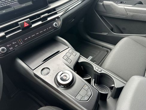 New 2026 Kia Sportage LX FWD image 30
