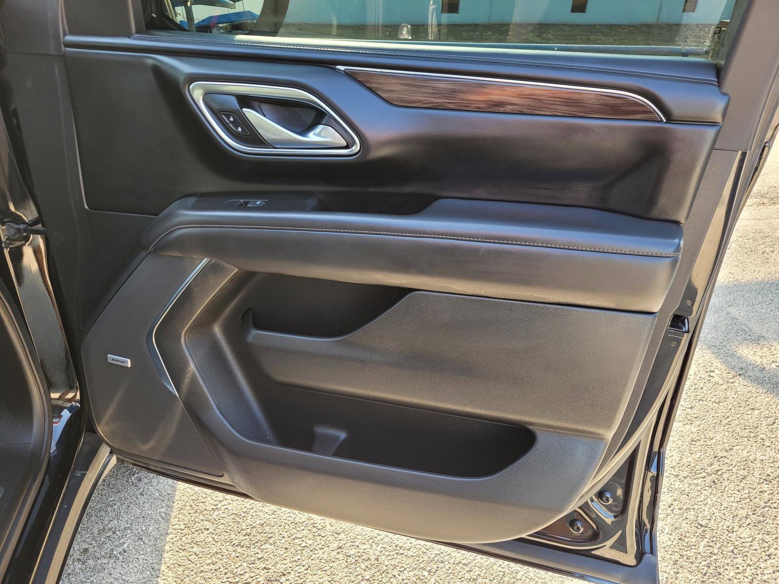 Used 2022 Chevrolet Suburban LT RWD image 10