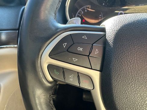 Used 2017 Jeep Grand Cherokee Limited image 32
