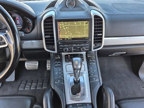 Used 2016 Porsche Cayenne GTS image 23