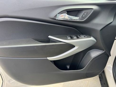 New 2026 Chevrolet Trax RS w/ Sunroof Package FWD image 14