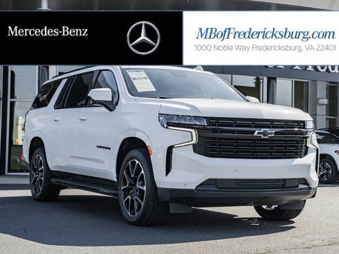 Used 2023 Chevrolet Suburban RST image 1