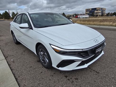 New 2026 Hyundai Elantra Blue image 7