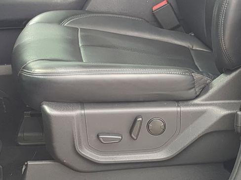 Used 2024 Ford Expedition XLT RWD image 13