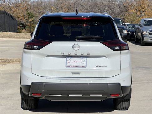 Certified 2025 Nissan Rogue SL image 5