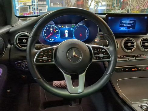 Used 2022 Mercedes-Benz GLC 300 4MATIC image 2