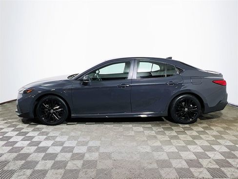 Certified 2025 Toyota Camry SE image 5