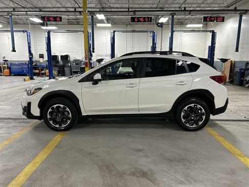 Certified 2022 Subaru Crosstrek 2.0i Premium image 5