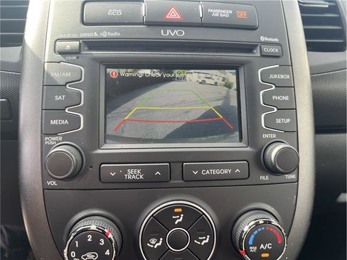 Used 2012 Kia Soul + w/ Audio Pkg image 17