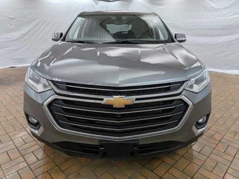 Used 2020 Chevrolet Traverse LT image 2