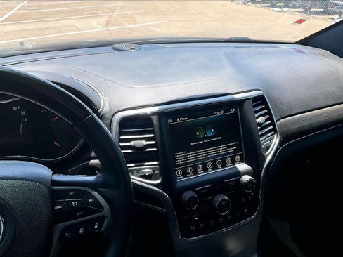 Used 2018 Jeep Grand Cherokee Overland RWD image 13