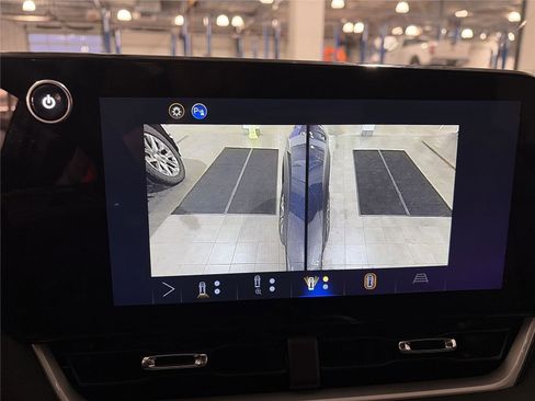 New 2026 Chevrolet Equinox LT w/ Convenience Package II FWD image 23