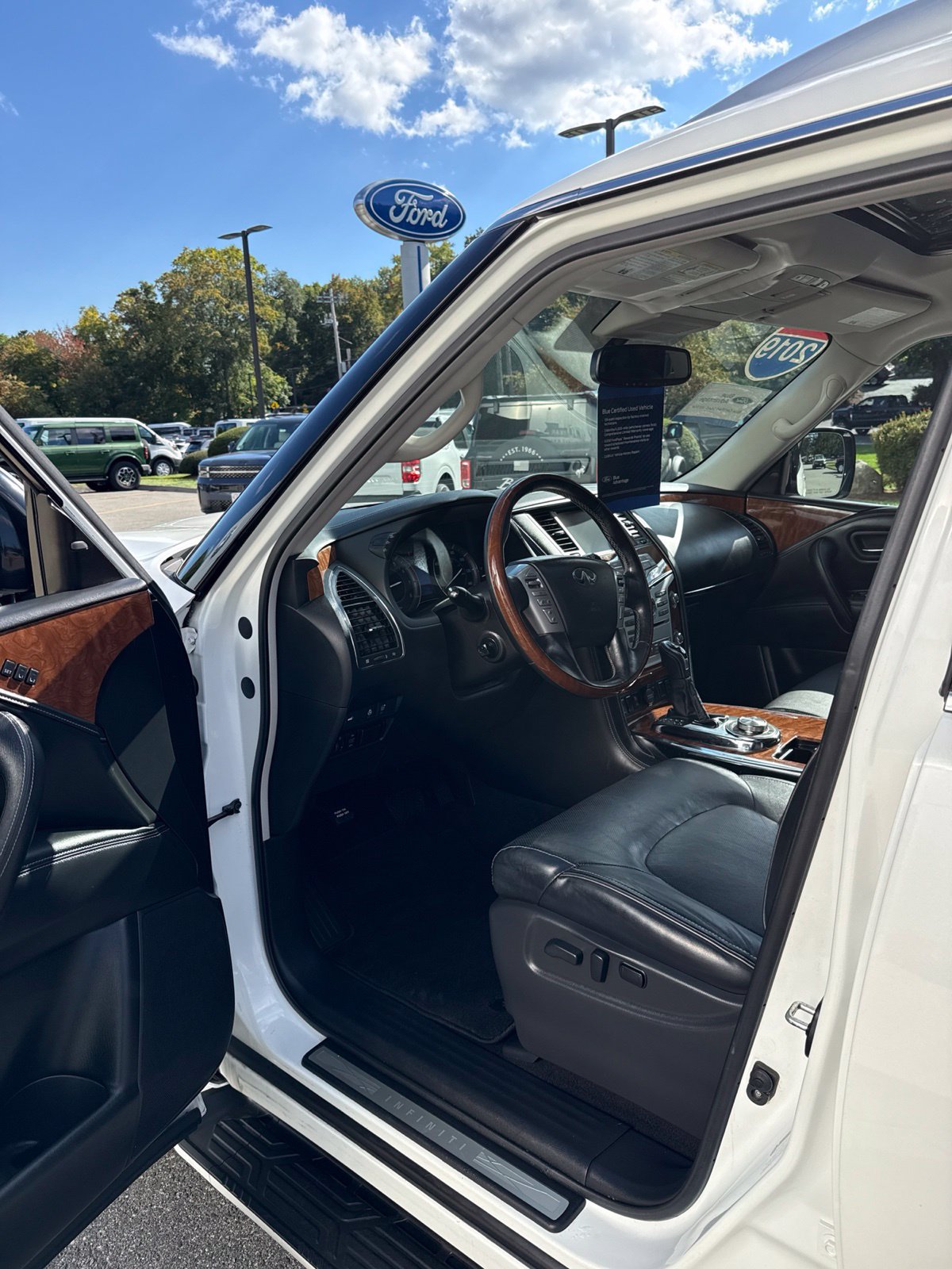 Used 2019 INFINITI QX80 Luxe w/ Proassist Package AWD/4WD image 10