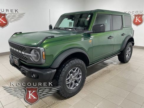 New 2025 Ford Bronco Badlands image 3