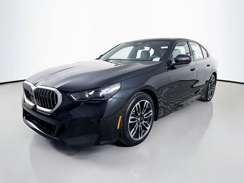 New 2026 BMW 530i xDrive w/ M Sport Package AWD/4WD image 3