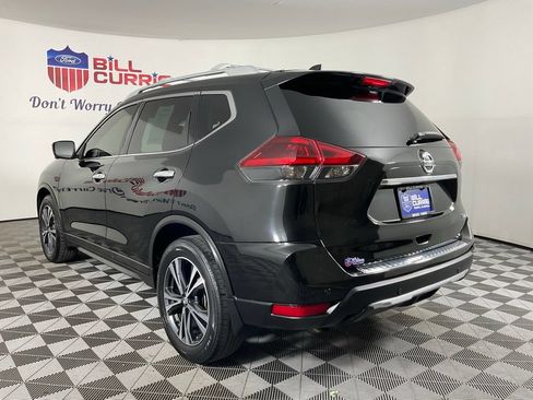 Used 2019 Nissan Rogue SV w/ Premium Package FWD image 5