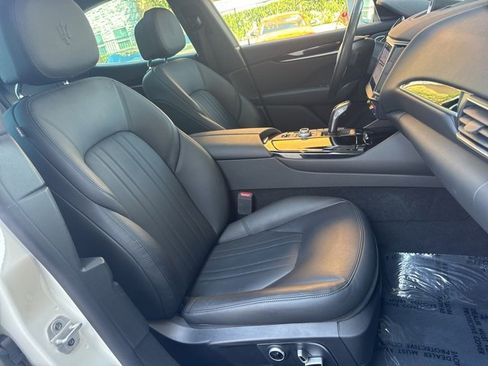 Certified 2022 Maserati Levante Modena image 17