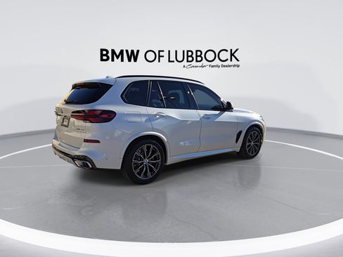 Used 2026 BMW X5 xDrive50e w/ M Sport Package image 9