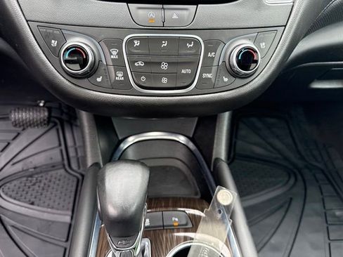 Used 2024 Chevrolet Malibu LT FWD image 18