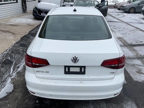 Used 2017 Volkswagen Jetta SE image 8