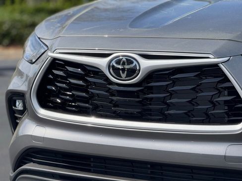 New 2026 Toyota Highlander XLE AWD/4WD image 7