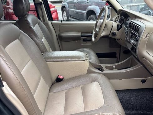 Used 2004 Ford Explorer Sport Trac XLT AWD/4WD image 11