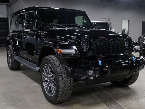Used 2024 Jeep Wrangler High Altitude AWD/4WD image 7