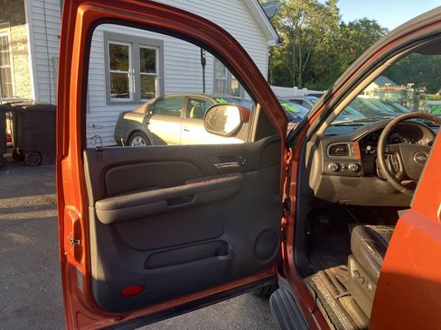 Used 2007 Chevrolet Avalanche LTZ w/ LTZ Preferred Equipment Group AWD/4WD image 17