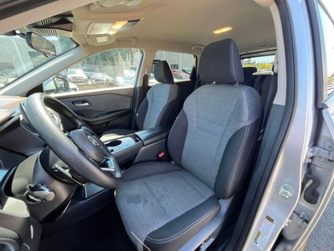 Used 2023 Nissan Rogue SV image 36